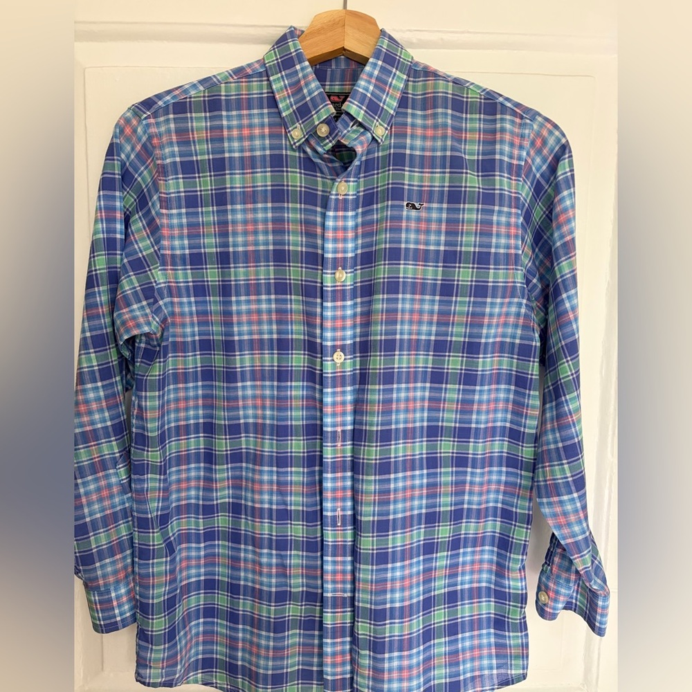 Vineyard Vines Boys size M cotton Whale button down shirt
